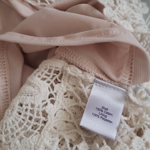 Jennifer Lopez Cream Crochet Lined Scallop Skirt - Picture 4 of 4